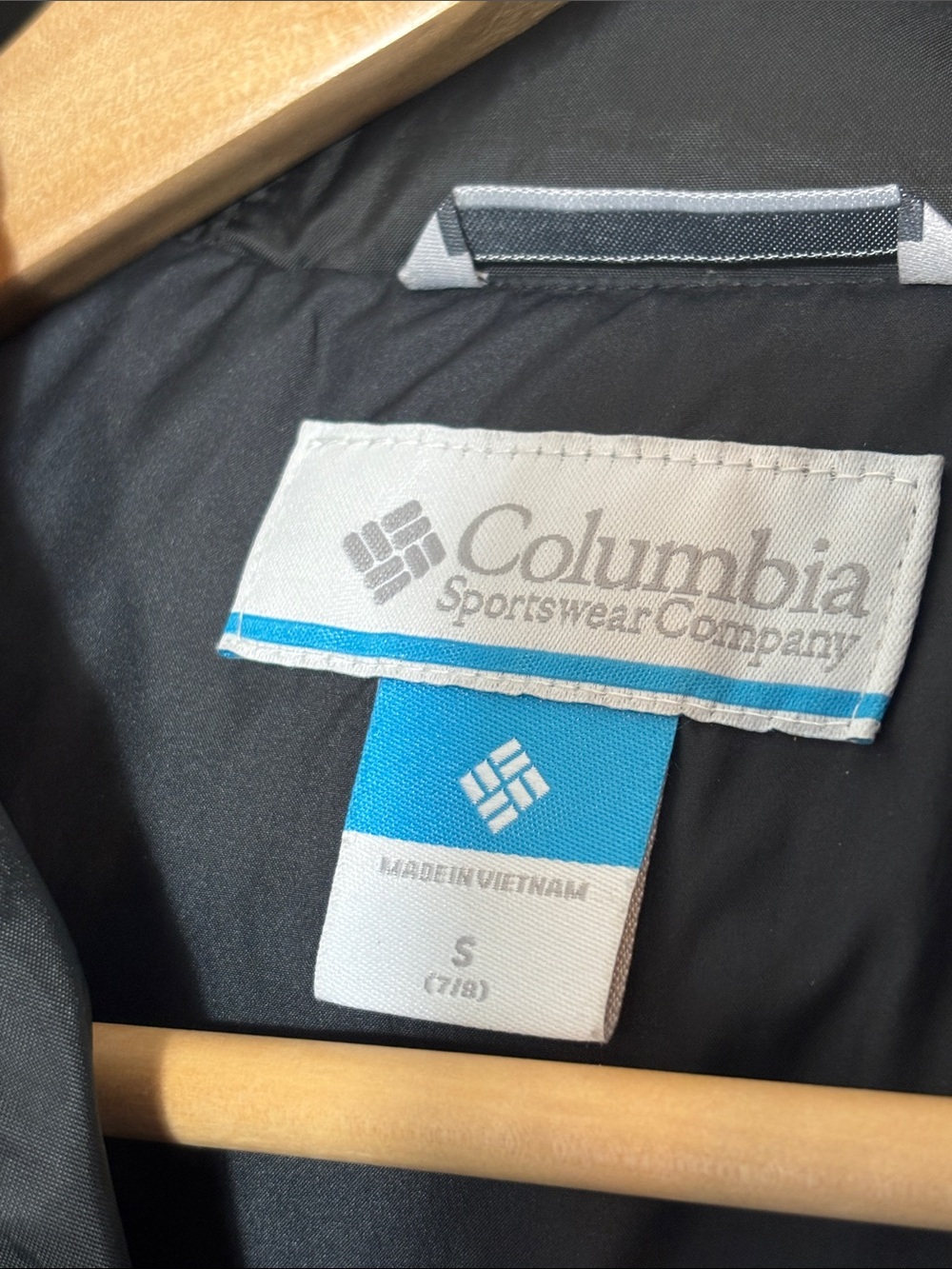 Columbia Kids Black Hooded Puffer Jacket Size Small 7/8 | outdoors | gorpcore - Picture 2 of 7